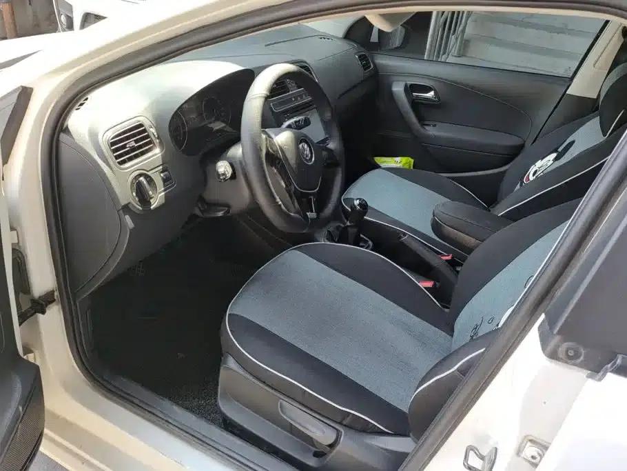 2014 Polo 1.6L Manual Comfort Edition — миниатюра 9