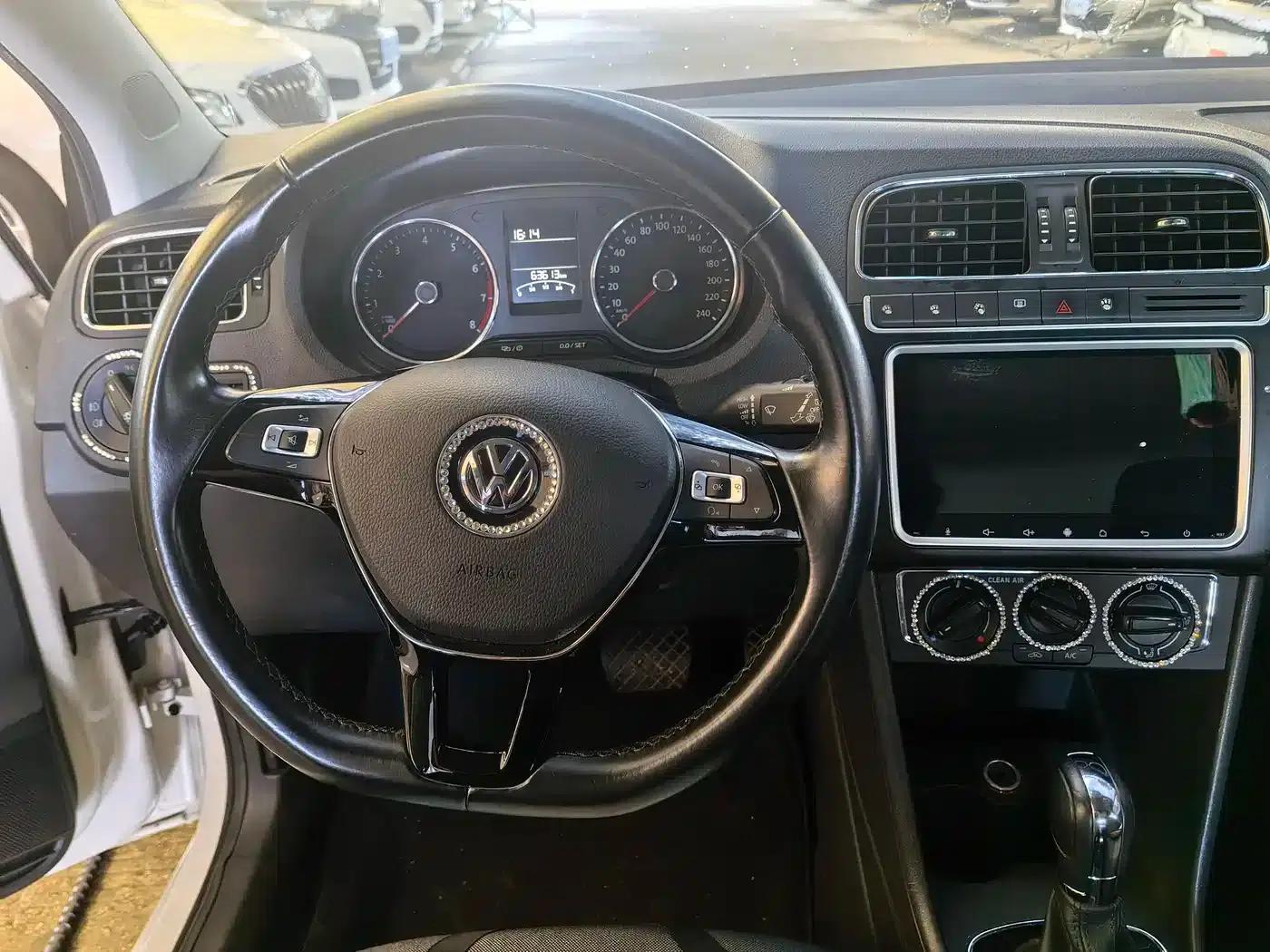 2016 Polo 1.6L Automatic Comfort Model — миниатюра 13