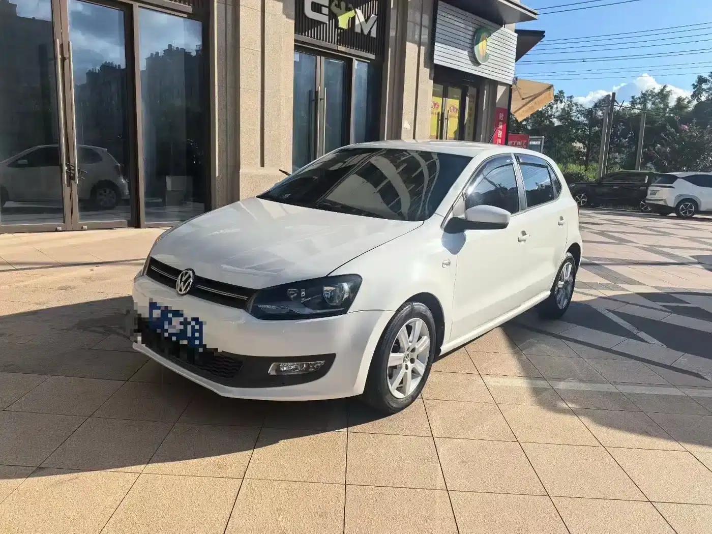 2013 Polo 1.6L Automatic Comfort Edition — миниатюра 1