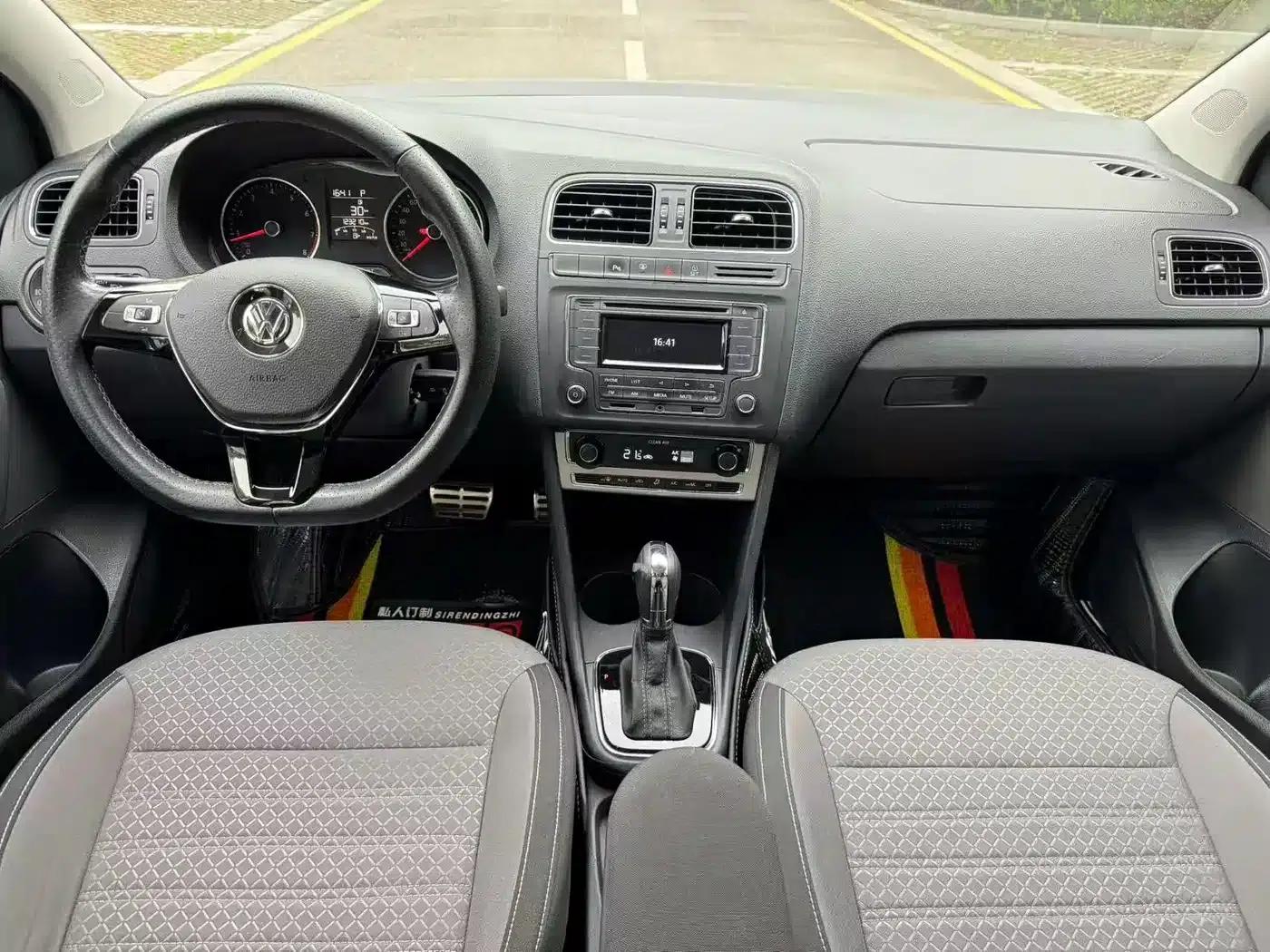 2016 Polo 1.6L Cross Polo Automatic — миниатюра 6