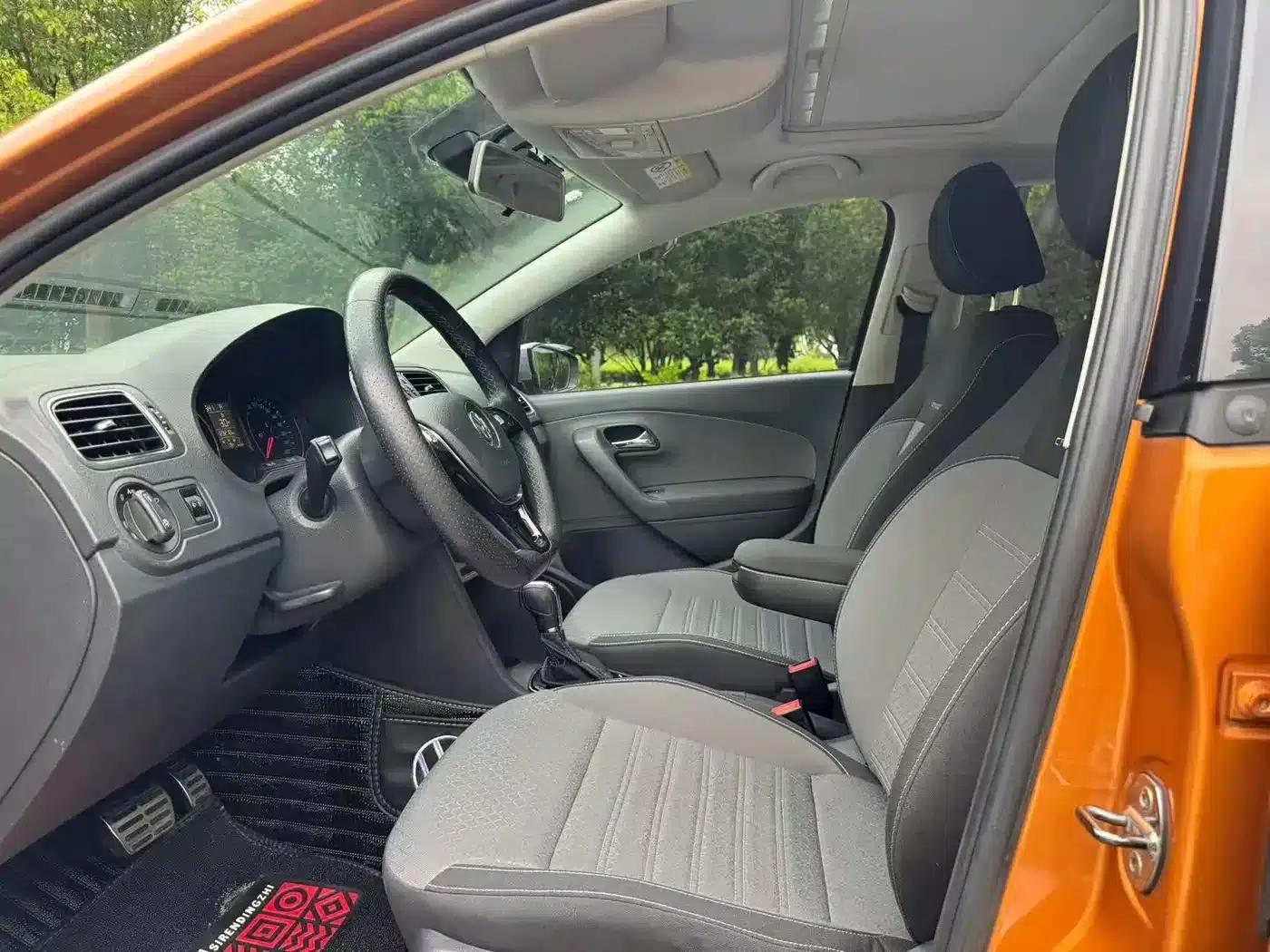 2016 Polo 1.6L Cross Polo Automatic — миниатюра 7