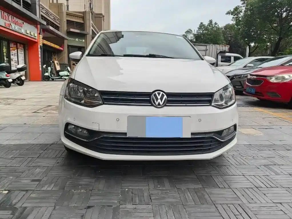 2014 Polo 1.4L Automatic Luxury Edition — миниатюра 2