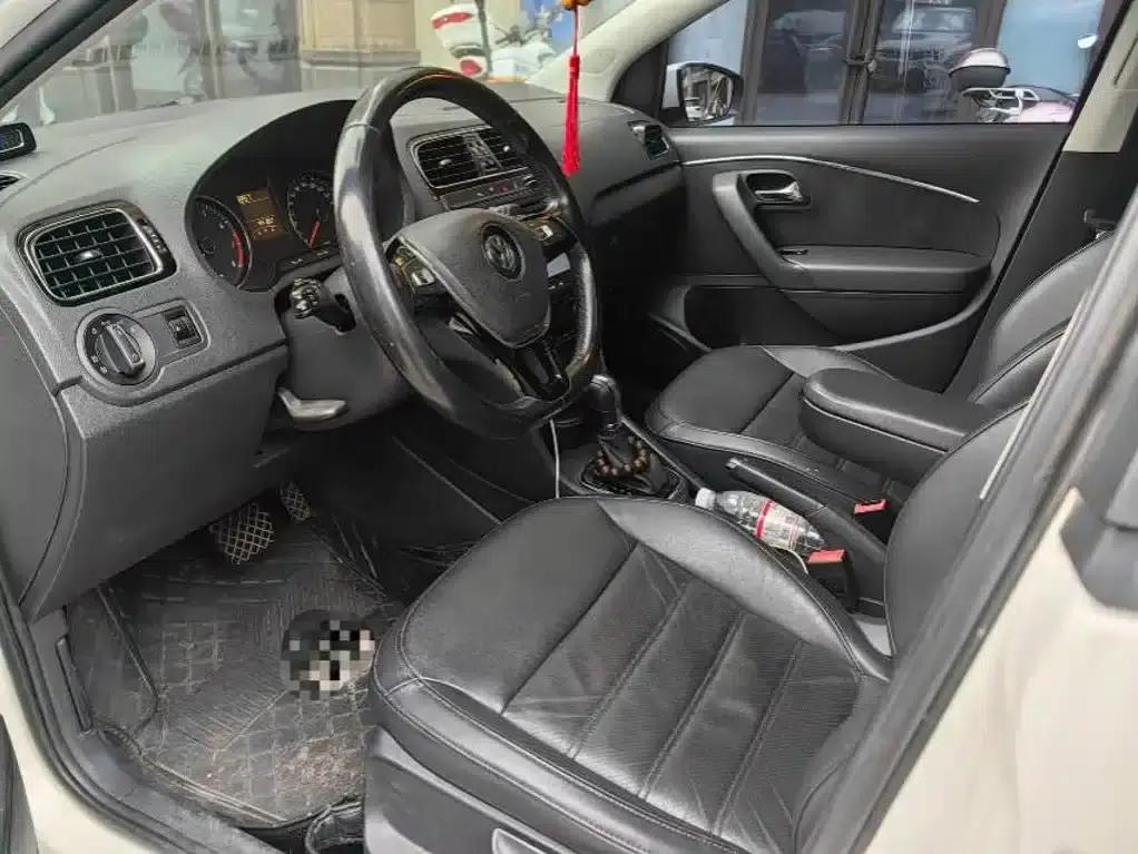 2014 Polo 1.4L Automatic Luxury Edition — миниатюра 4