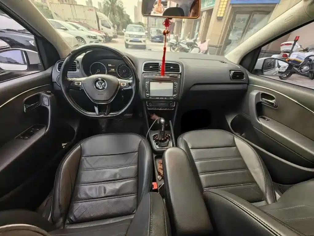 2014 Polo 1.4L Automatic Luxury Edition — миниатюра 6