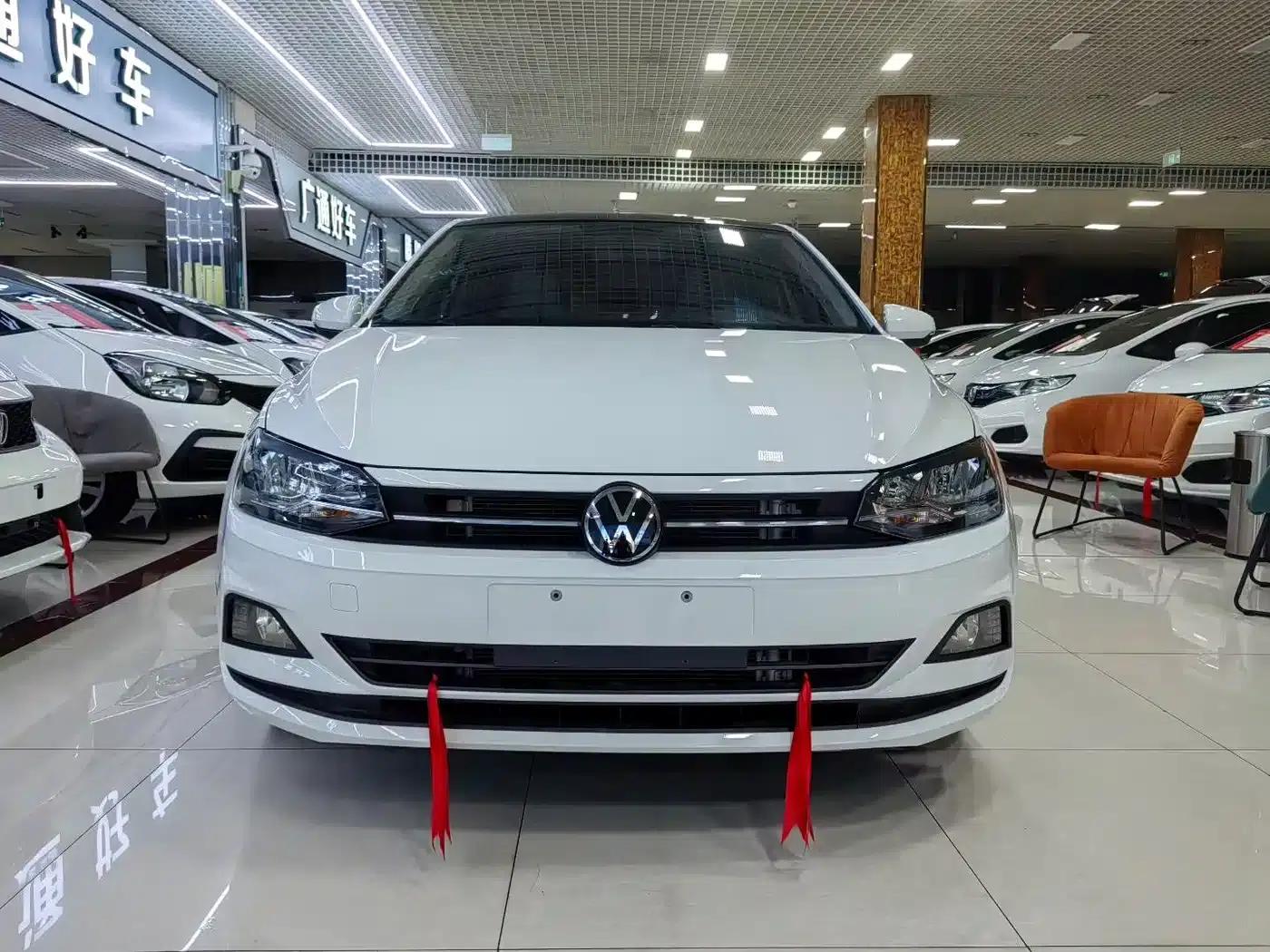 2021 Polo Plus 1.5L Automatic Colorful Technology Edition — миниатюра 1