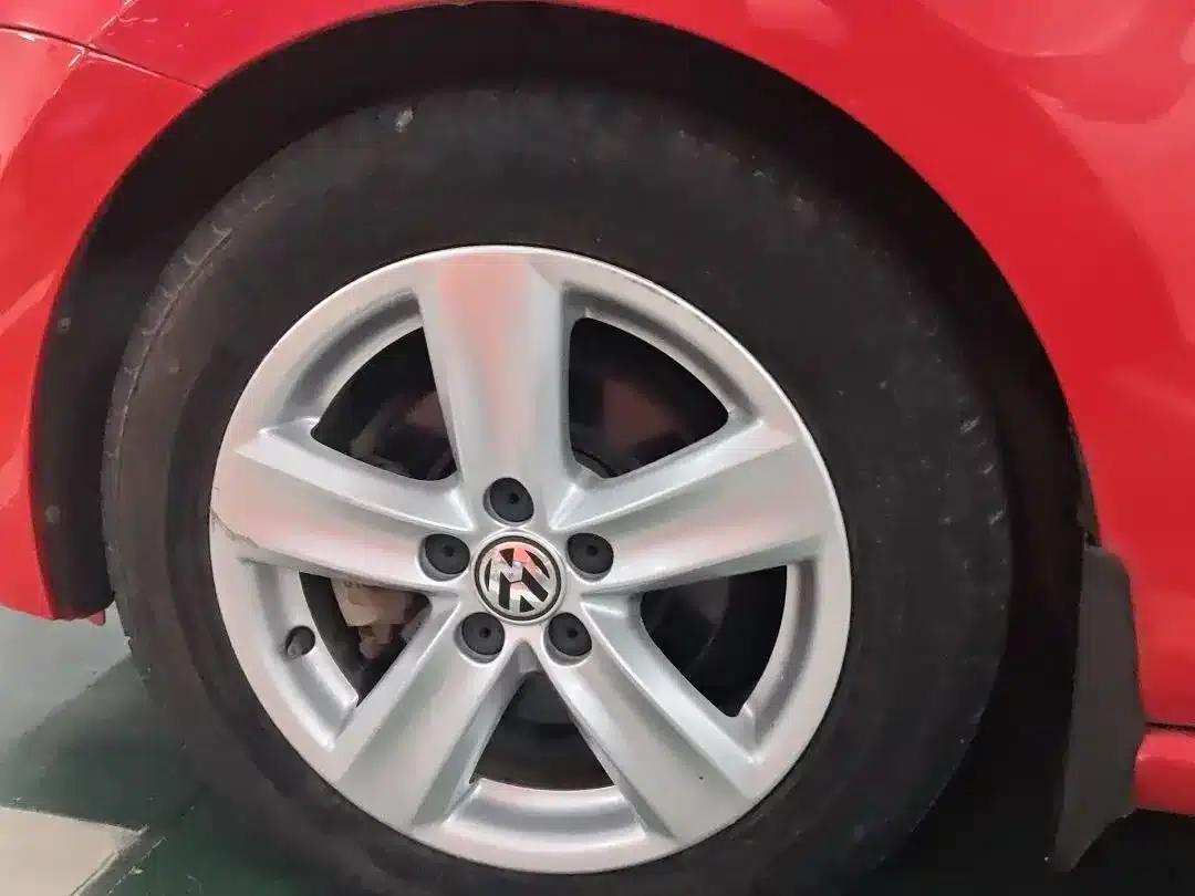2011 Polo 1.4L Automatic Premium Edition — миниатюра 11