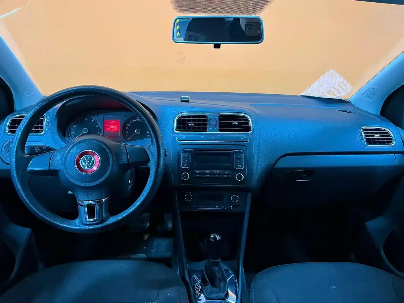 2011 Polo 1.4L Automatic Premium Edition — миниатюра 9