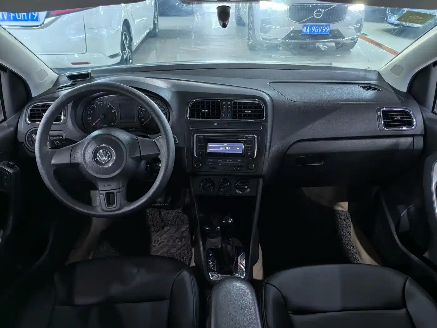 2013 Polo 1.6L Automatic Comfort Edition — миниатюра 6