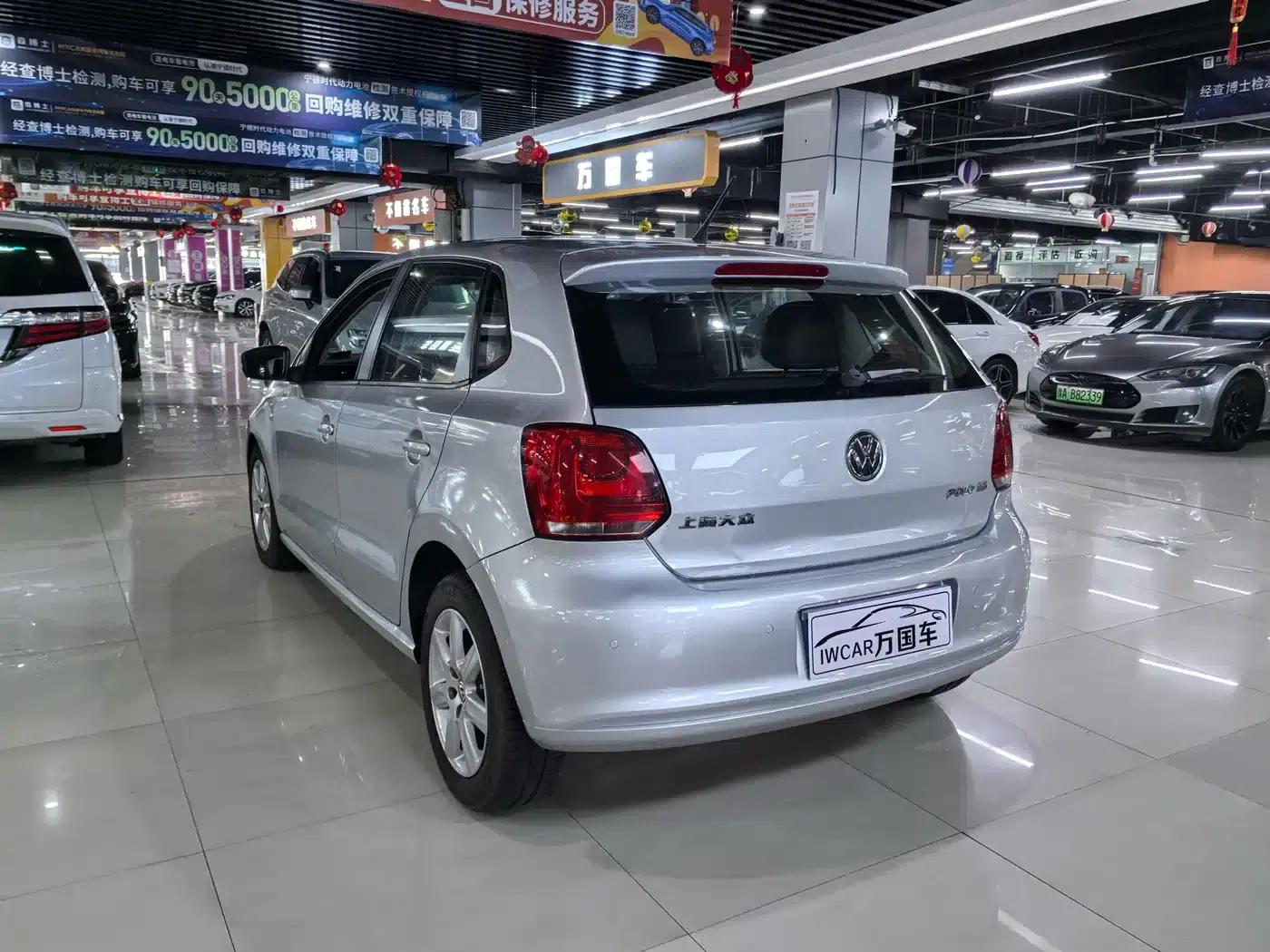2013 Polo 1.6L Automatic Comfort Edition — миниатюра 8