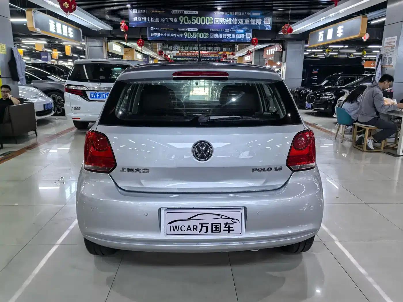 2013 Polo 1.6L Automatic Comfort Edition — миниатюра 9