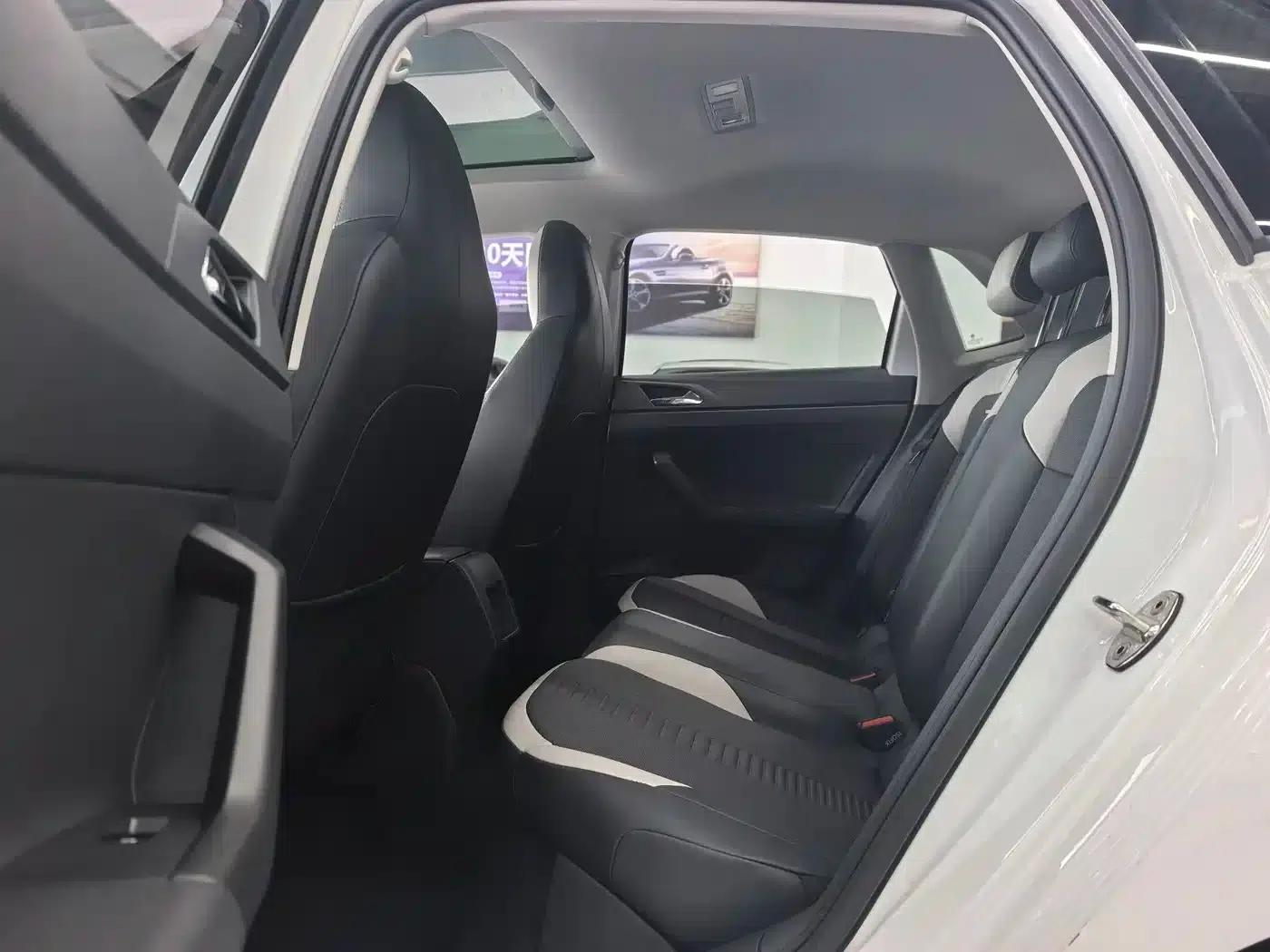 2023 Polo Facelift Plus 1.5L Automatic Colorful Technology Edition — миниатюра 13