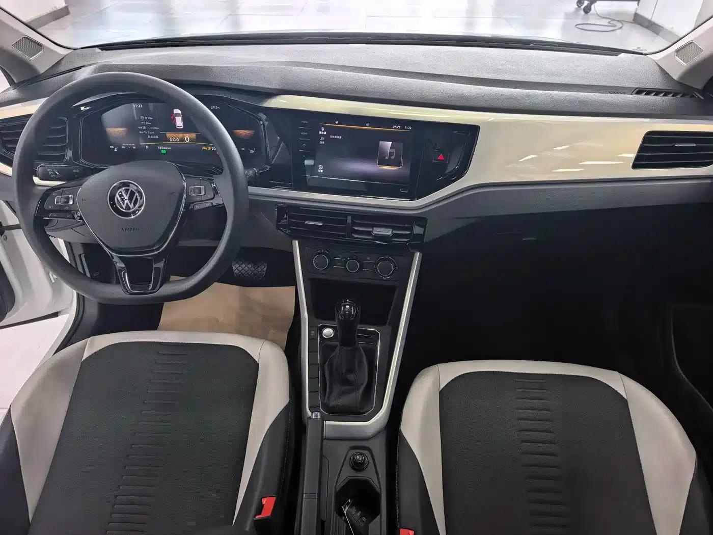2023 Polo Facelift Plus 1.5L Automatic Colorful Technology Edition — миниатюра 6
