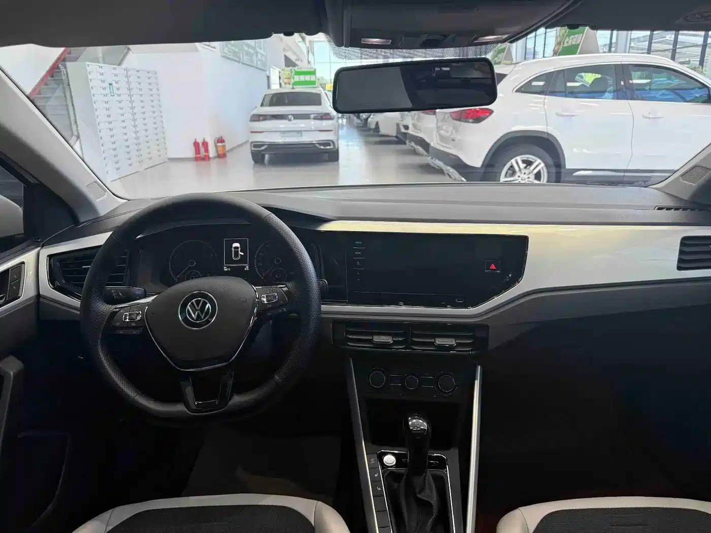 2021 Polo Plus 1.5L Automatic Colorful Technology Edition — миниатюра 17