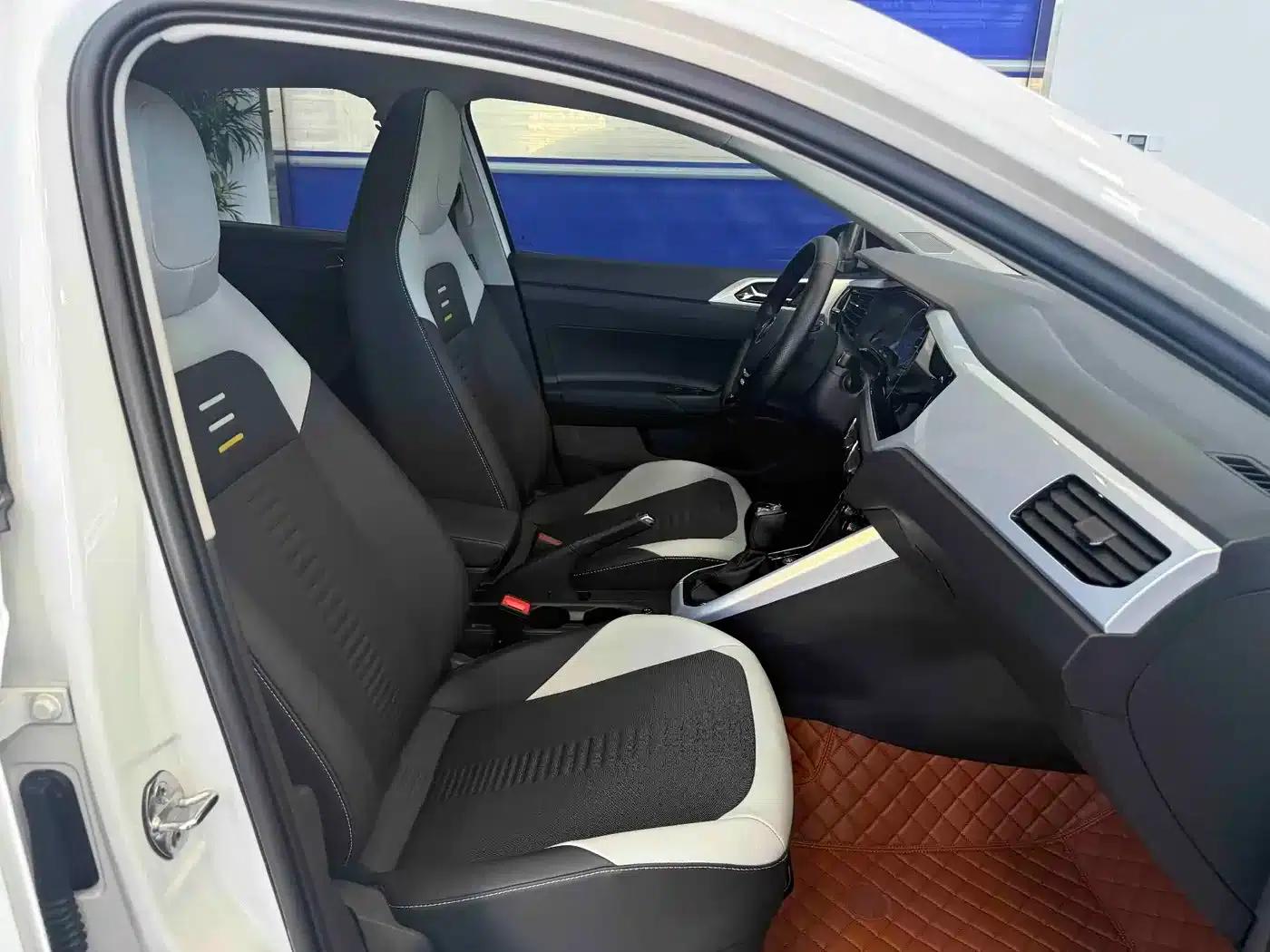 2021 Polo Plus 1.5L Automatic Colorful Technology Edition — миниатюра 20