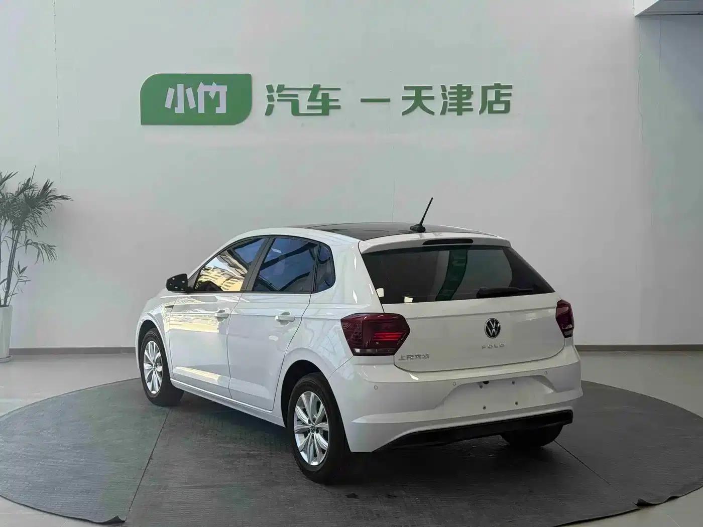2021 Polo Plus 1.5L Automatic Colorful Technology Edition — миниатюра 3
