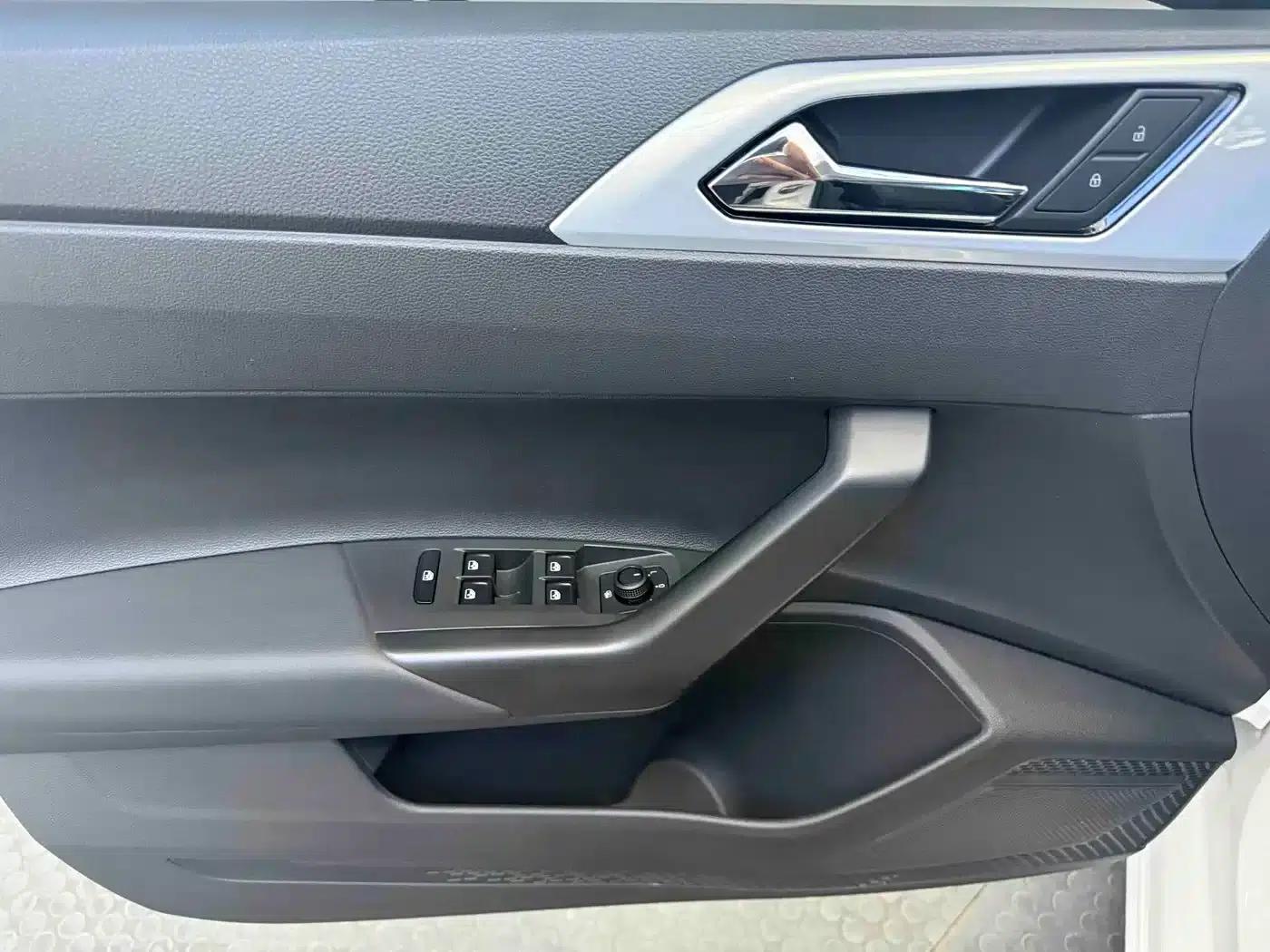 2021 Polo Plus 1.5L Automatic Colorful Technology Edition — миниатюра 9