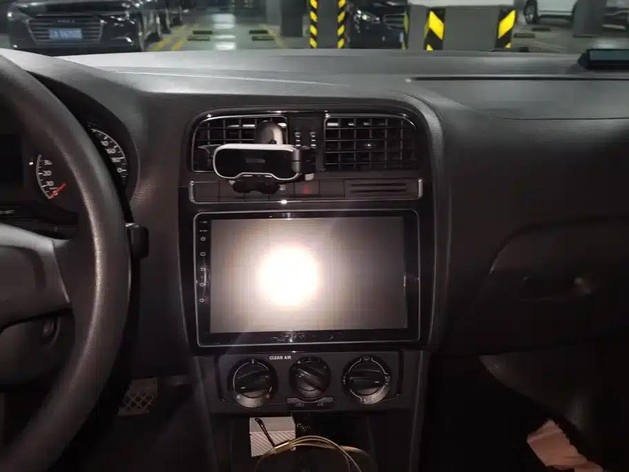 2016 Polo 1.4L Automatic Fashion Edition — миниатюра 13