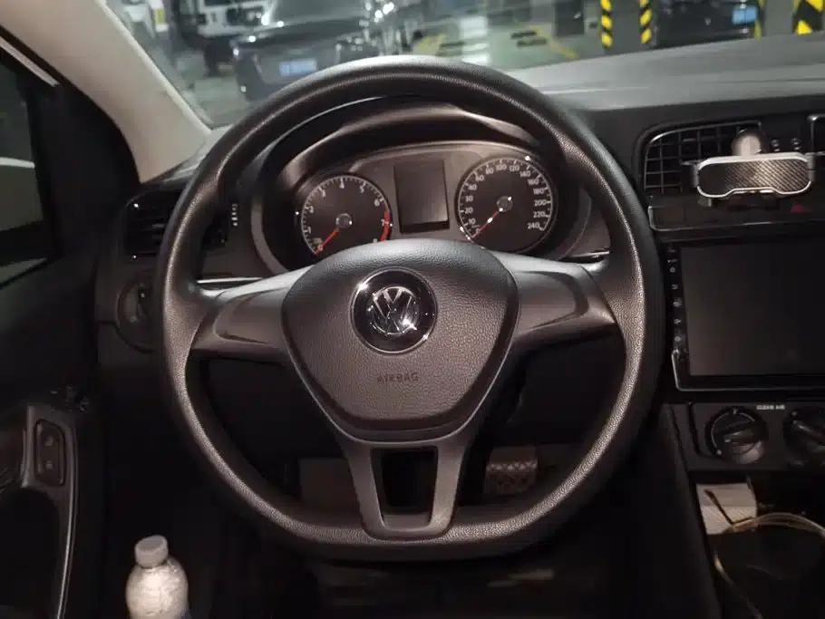 2016 Polo 1.4L Automatic Fashion Edition — миниатюра 15