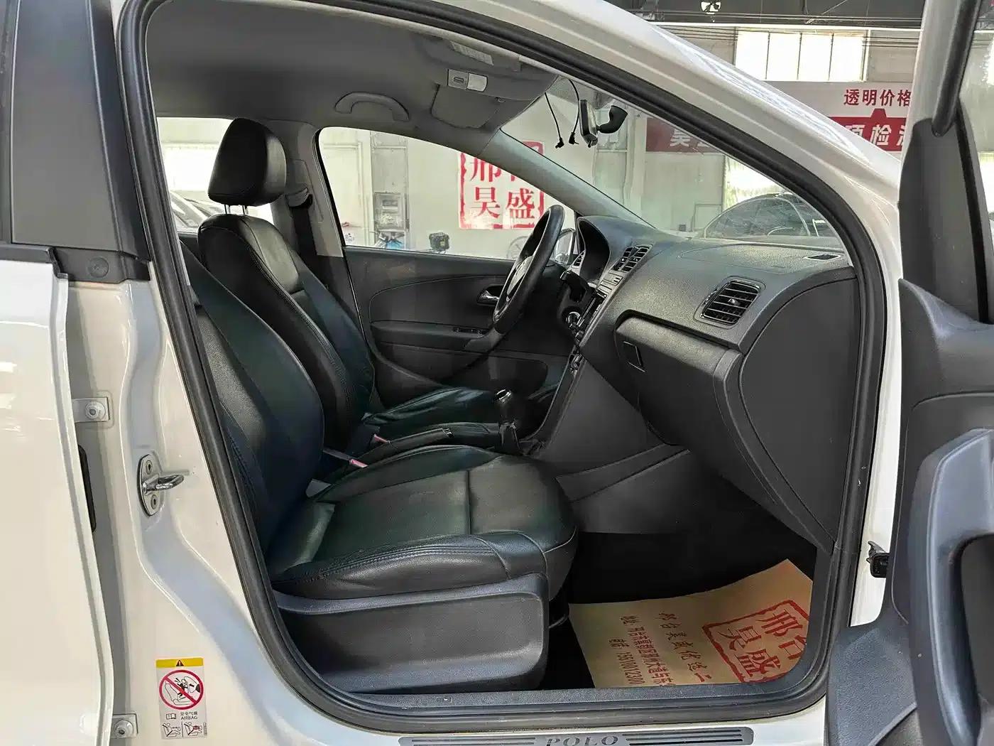 2014 Polo 1.4L Manual Fashion Edition — миниатюра 14