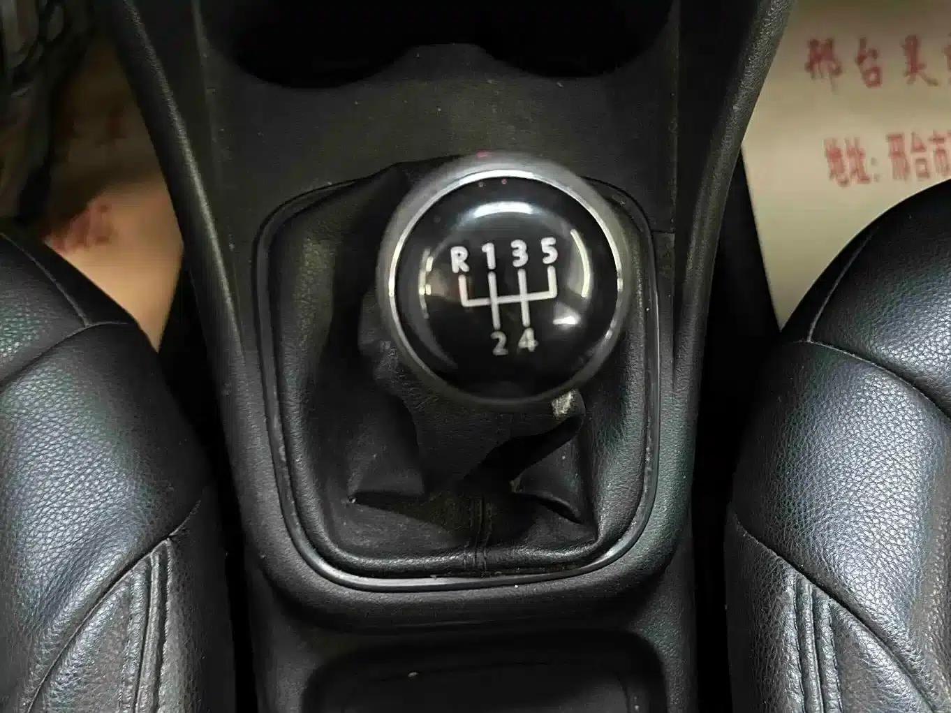 2014 Polo 1.4L Manual Fashion Edition — миниатюра 17