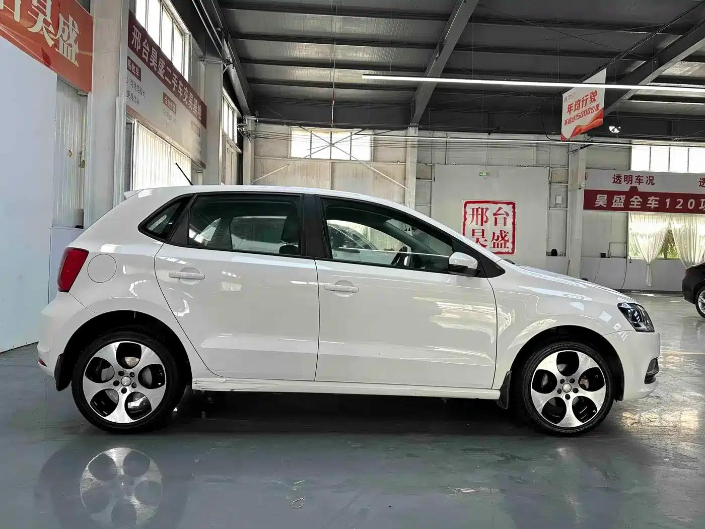 2014 Polo 1.4L Manual Fashion Edition — миниатюра 4