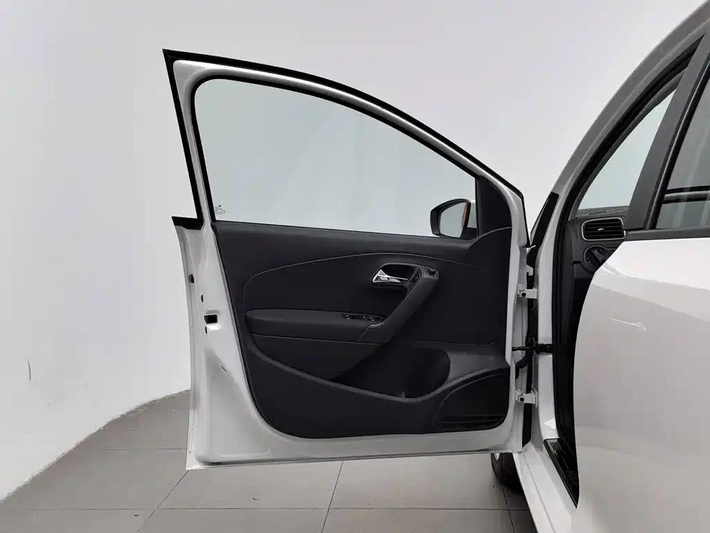 2018 Polo 1.5L Automatic Comfort Edition — миниатюра 8
