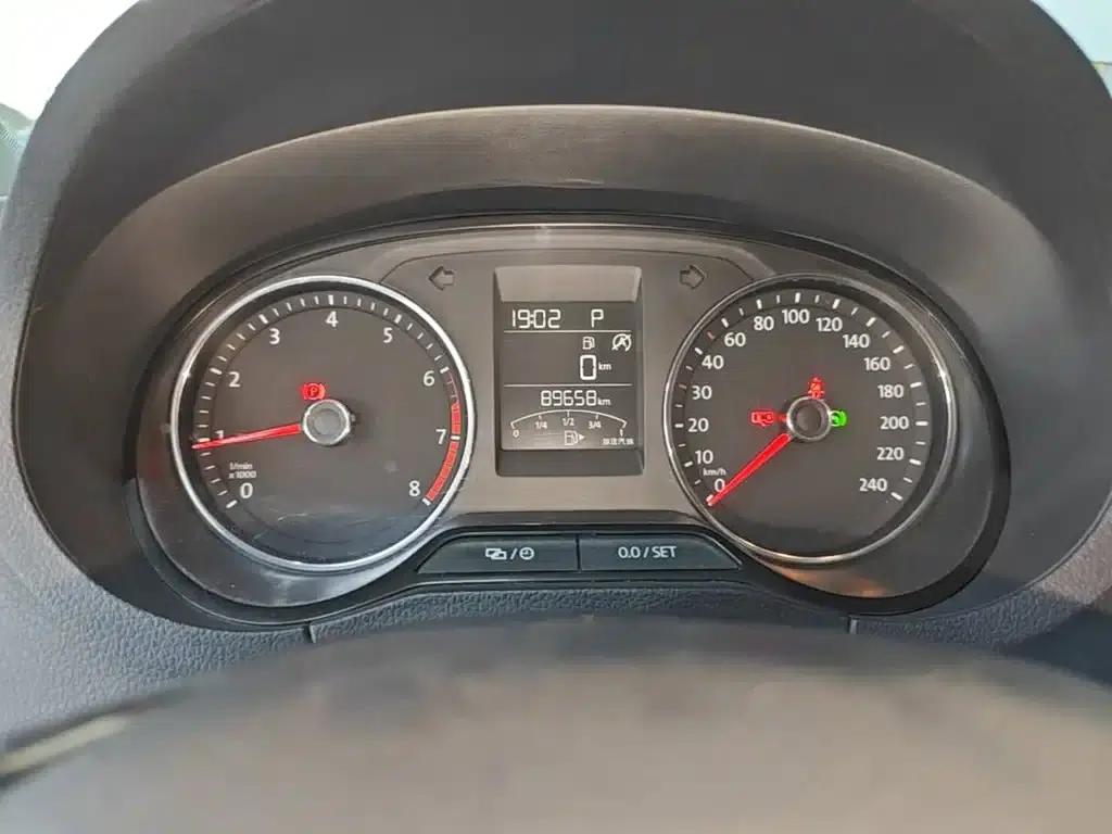 2018 Polo 1.5L Automatic Comfort Edition — миниатюра 12