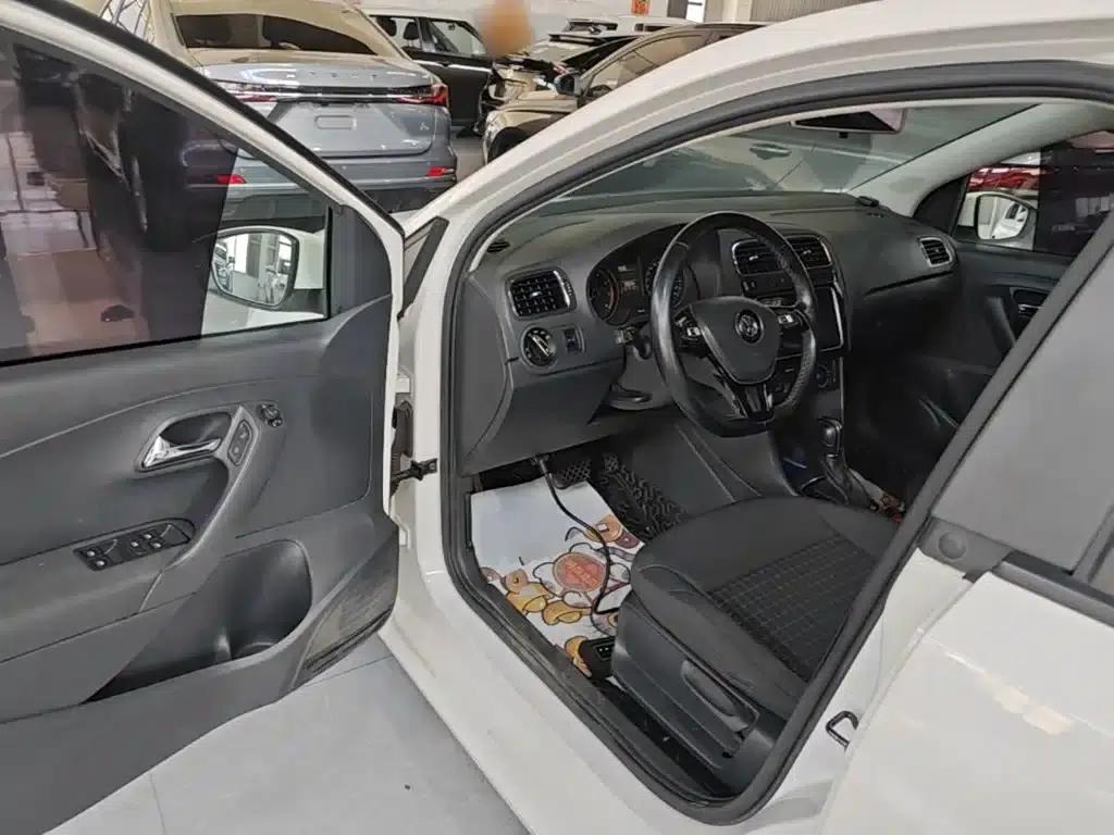 2018 Polo 1.5L Automatic Comfort Edition — миниатюра 16