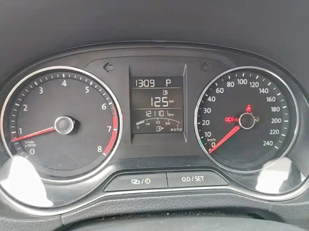 2016 Polo 1.6L Automatic Comfort Model — миниатюра 12