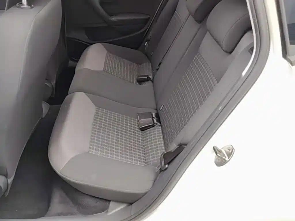 2016 Polo 1.6L Automatic Comfort Model — миниатюра 17