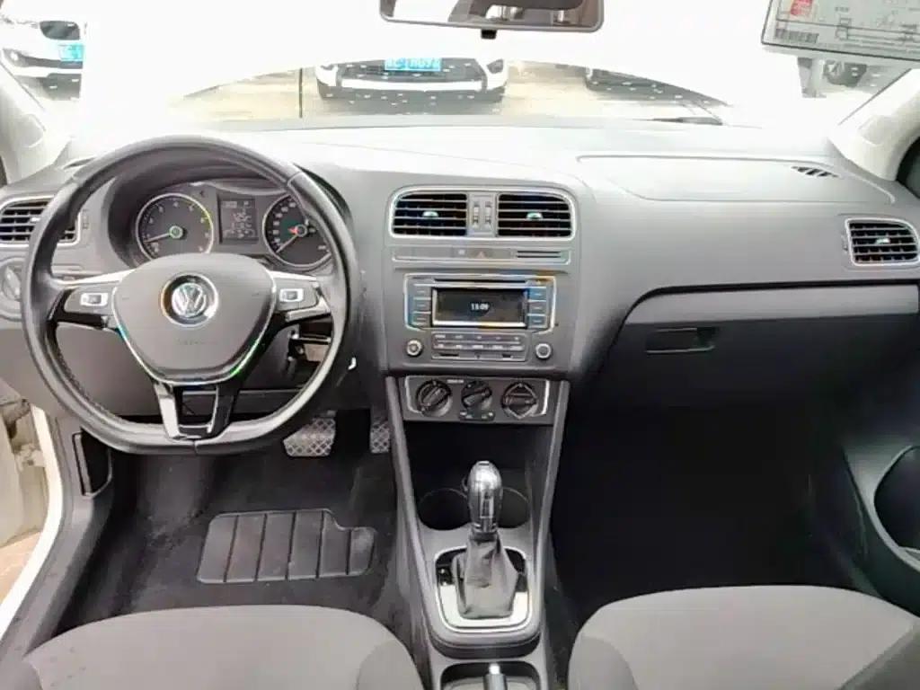 2016 Polo 1.6L Automatic Comfort Model — миниатюра 10
