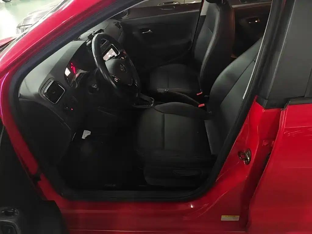 2016 Polo 1.6L Automatic Comfort Model — миниатюра 15