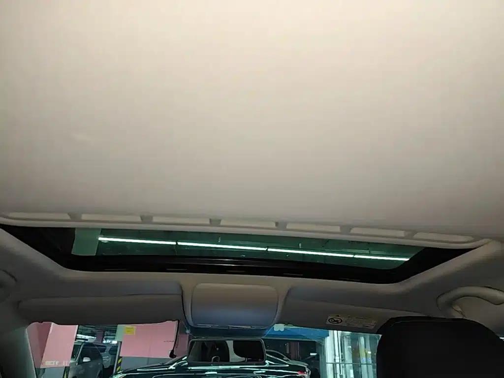 2016 Polo 1.6L Automatic Comfort Model — миниатюра 18