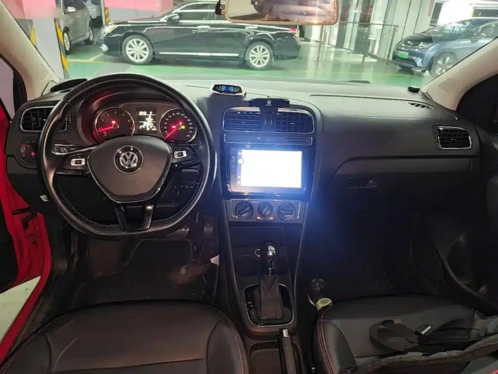 2016 Polo 1.6L Automatic Comfort Model — миниатюра 10