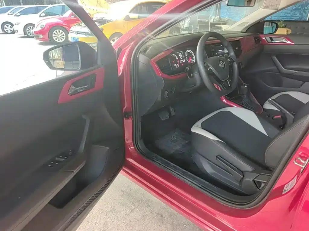 2019 Polo Plus 1.5L Automatic Colorful Technology Edition — миниатюра 16