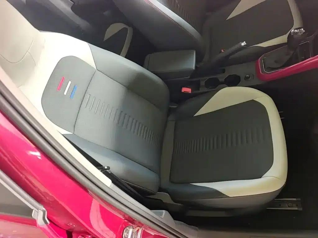 2019 Polo Plus 1.5L Automatic Colorful Technology Edition — миниатюра 25