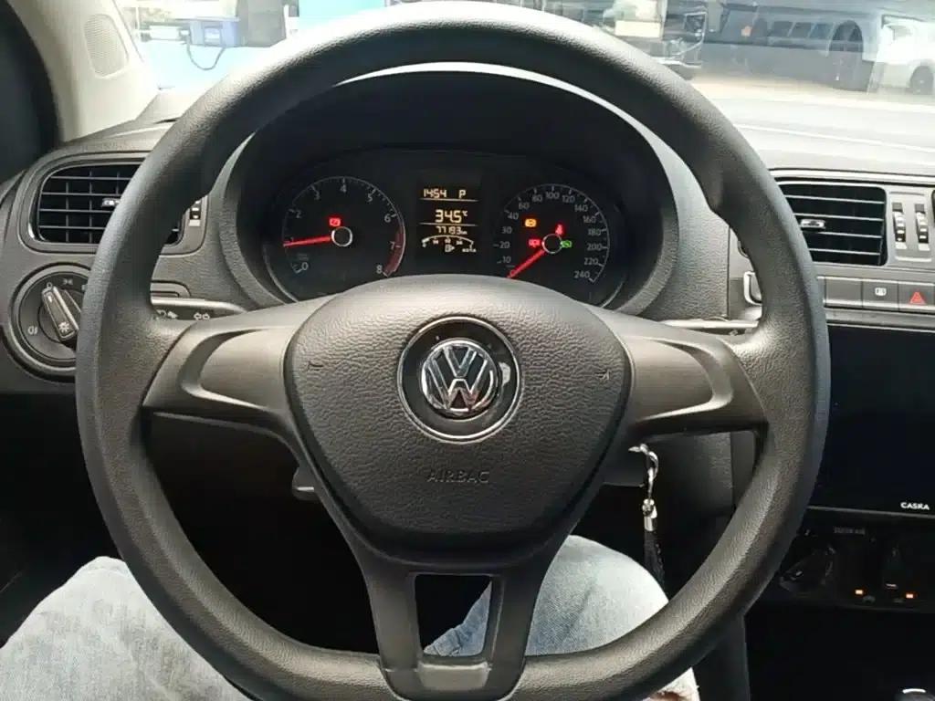 2016 Polo 1.4L Automatic Fashion Edition — миниатюра 11