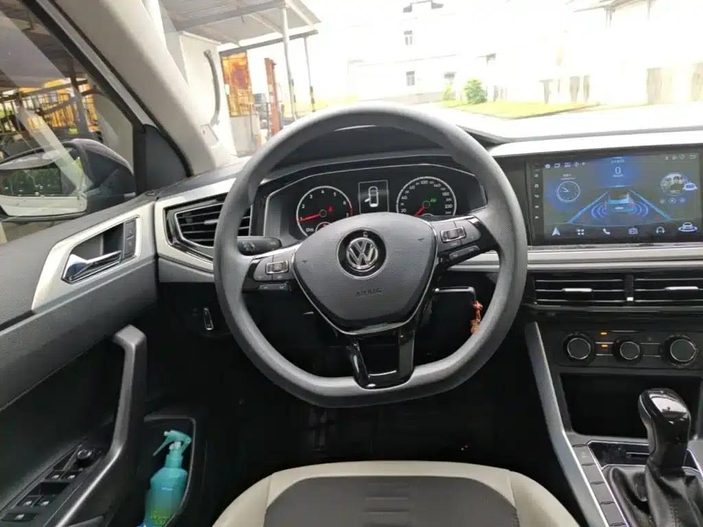 2019 Polo Plus 1.5L Automatic Beats Trendy Edition — миниатюра 3