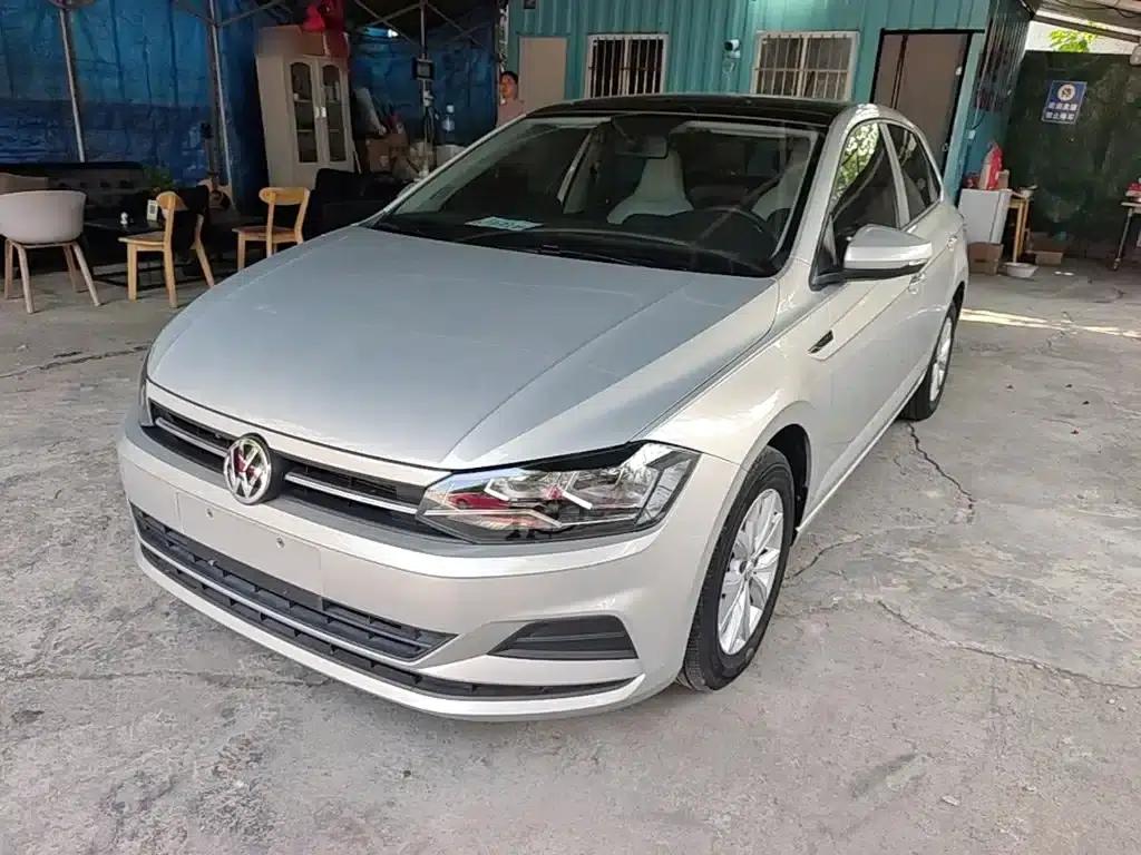 2019 Polo Plus 1.5L Automatic Colorful Technology Edition — миниатюра 1