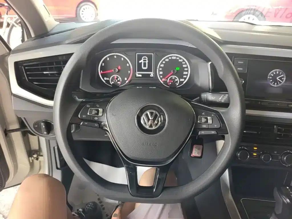 2019 Polo Plus 1.5L Automatic Colorful Technology Edition — миниатюра 11
