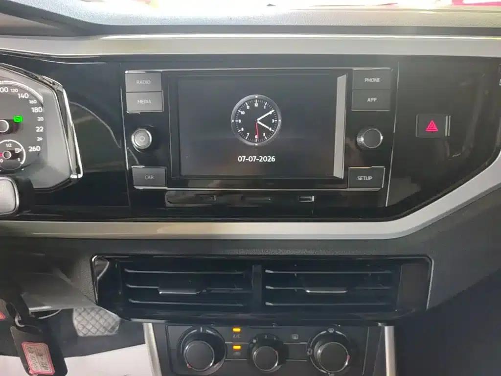 2019 Polo Plus 1.5L Automatic Colorful Technology Edition — миниатюра 13