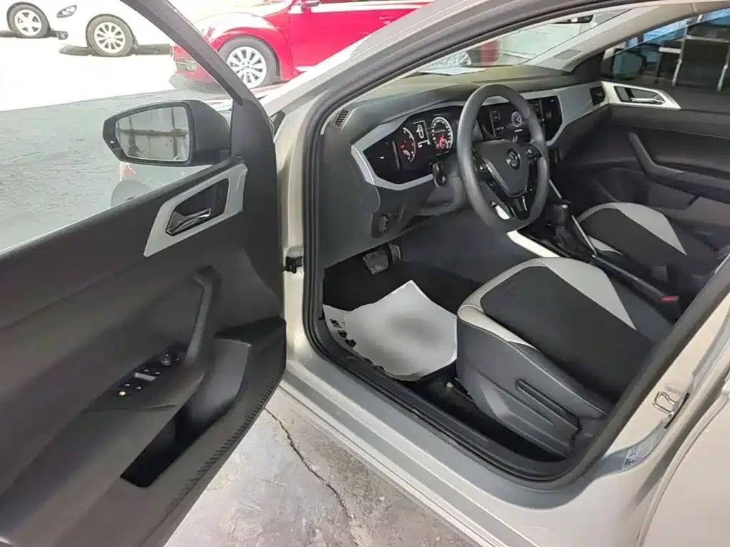 2019 Polo Plus 1.5L Automatic Colorful Technology Edition — миниатюра 16