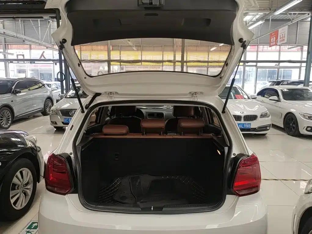 2016 Polo 1.4L Automatic Fashion Edition — миниатюра 19