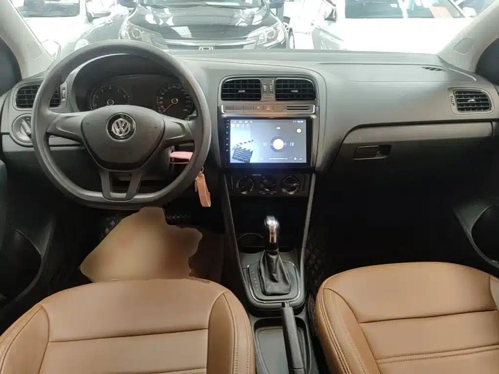 2016 Polo 1.4L Automatic Fashion Edition — миниатюра 10