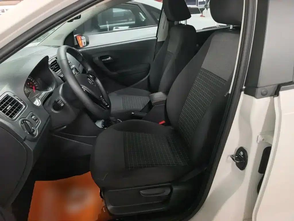 2016 Polo 1.6L Automatic Comfort Model — миниатюра 15