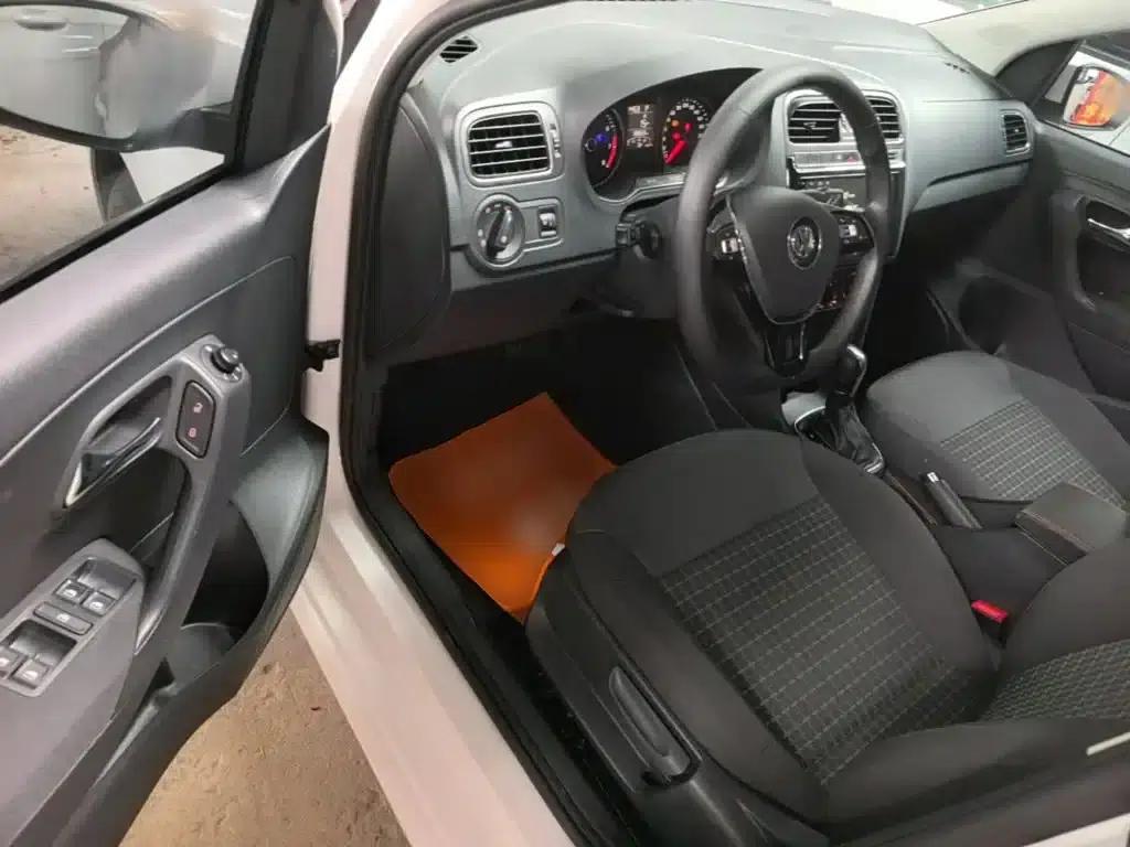 2016 Polo 1.6L Automatic Comfort Model — миниатюра 16