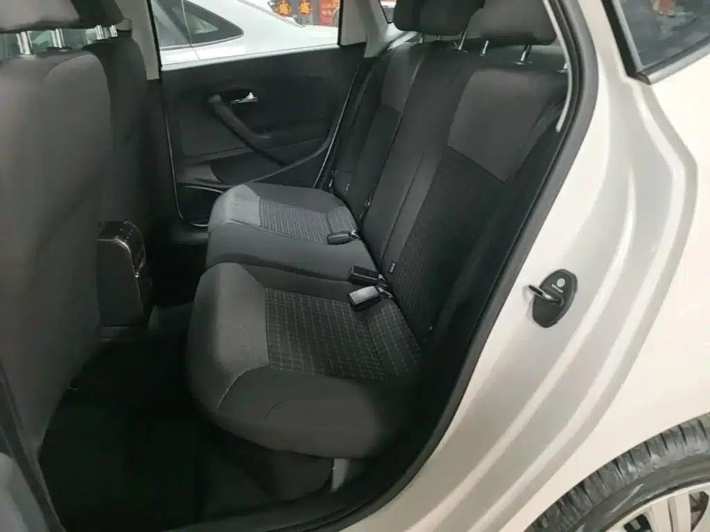2016 Polo 1.6L Automatic Comfort Model — миниатюра 17