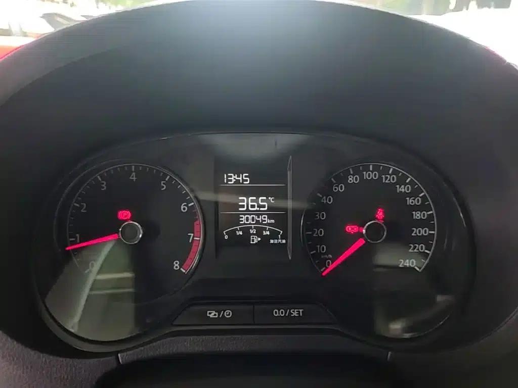 2016 Polo 1.4L Manual Fashion Edition — миниатюра 12