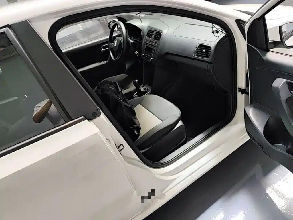 2016 Polo 1.4L Manual Fashion Edition — миниатюра 11