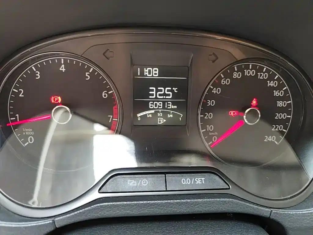 2016 Polo 1.4L Manual Fashion Edition — миниатюра 18